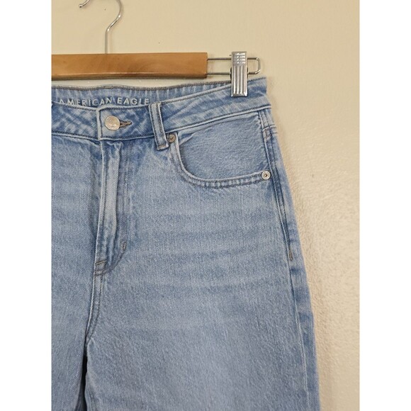 American Eagle Mom Jeans Size 6 Short Light Blue Wash High Rise - Picture 2 of 8